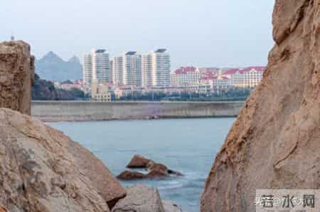 改变孩子最有效的方法，不是追着孩子讲道理、发脾气，而是这2种