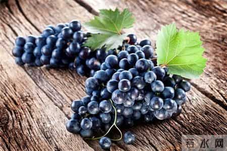 4种水果已被列入“致癌名单”，吃多了致癌，可信吗？告诉你真相