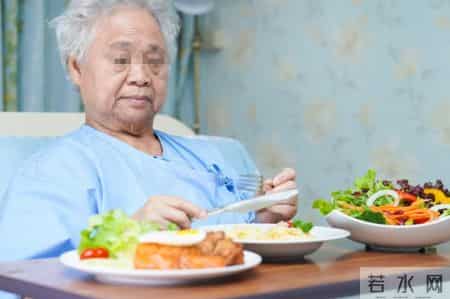 医生忠告：跟癌症病人一起吃饭，一定要注意4件事，千万别忽视！