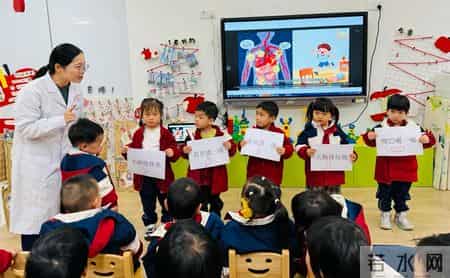 趣学乐玩——福建省直屏西幼儿园“大白”活动报道