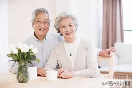 体检发现颈动脉斑块很危险？多数属生理退化，这样稳住就行