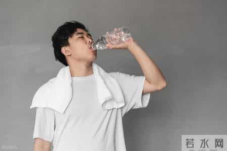 提醒：这3种行为最易诱发痛风发作，中老年人尽量少做或不做