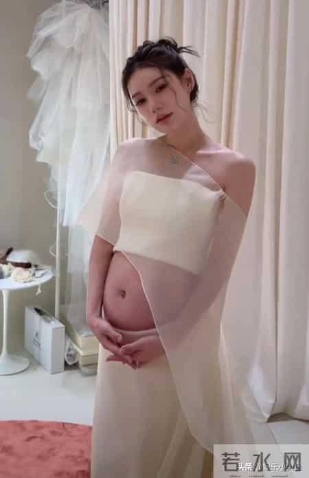 马筱梅分享孕期写真高光时刻！肚大如箩，依旧美得发光！