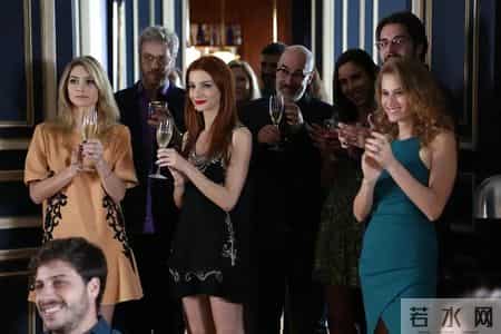 HBO大尺度剧集《营销伎巧》一部披着情色外衣的商业职场爽剧