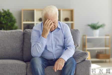 心脏出现异常时，下肢可能会有3个表现，哪怕出现一个也要重视