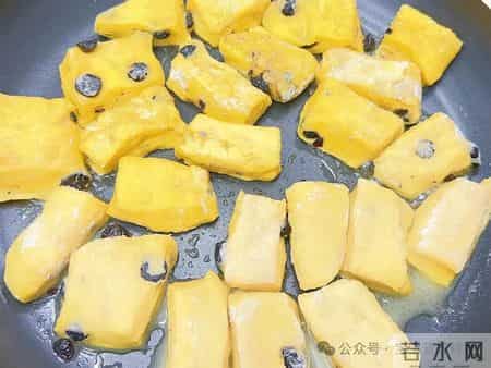 今日食谱「蓝莓软饼」宝宝辅食