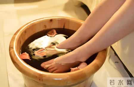 调查发现：每次睡前玩手机的人，不出几个月，睡眠或有6变化