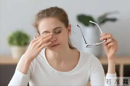 为什么眼睛越来越模糊？你以为是老了，提醒：或是3种疾病的前兆