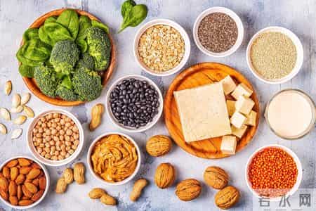 红枣是高血脂的催命符？医生建议：想要降血脂，这几种食物要少吃