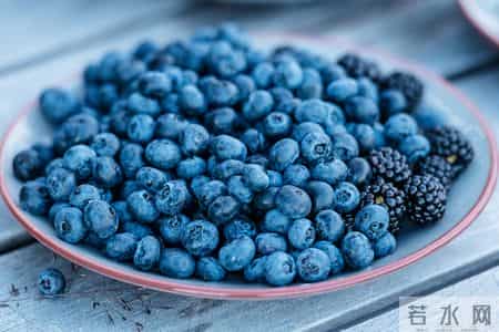 生姜是脑梗的“杀手”？医生劝告：若想大脑健康，这5物建议多吃