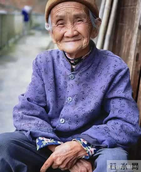 老了才明白：老人85岁后，不再是“家中宝”，而是“万人嫌”