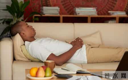 医生调查发现：心衰竭患者若每天睡午觉，不出半年，或有4个变化