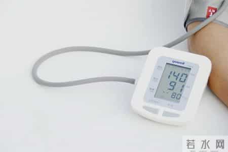 小寒过后，医生建议高血压患者：宁可天天玩手机，也别忽视这5点