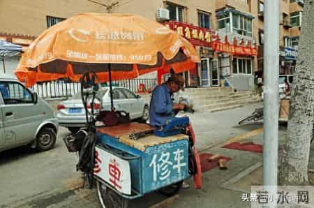 我劝50多岁的姐妹们，退休后能再就业就再业，别闲在家里招人嫌