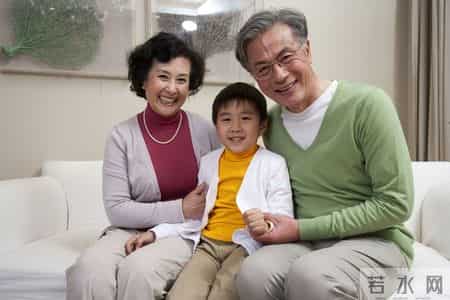 隔辈亲别变成 隔辈仇！老年带孙 3 个底线，既享天伦，又不惹子女嫌