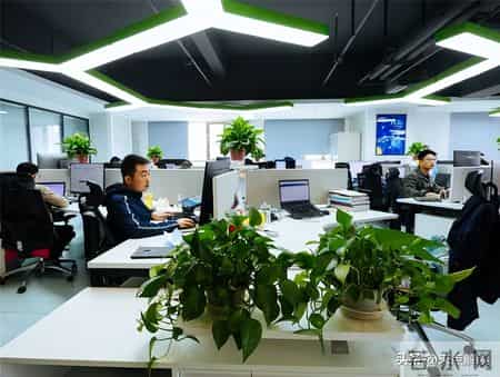 AI抢饭碗的时代，产品经理如何破局？2025实战经验谈