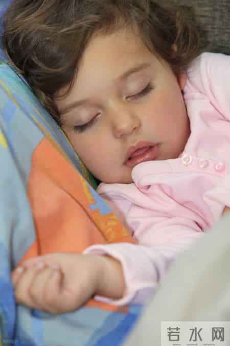 孩子不长个？ 先别狂补钙！ 晚上9点前睡觉，比喝十瓶牛奶更能拔高