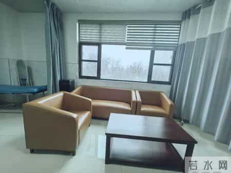 脸上、手背冒出的“小疙瘩”是啥？商丘专家详解扁平疣的防与治