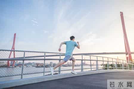 “妈，别再炖鸡啦，我都要吃吐了！”