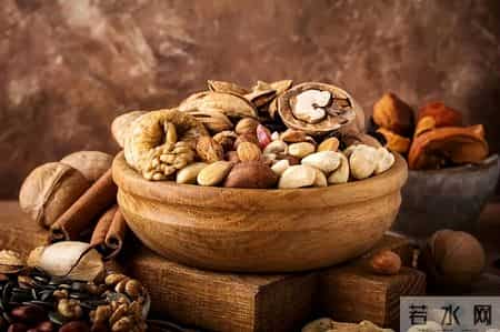 医者发现：坚果一换，每年冠心病致死少一半，这6种坚果，多吃吃