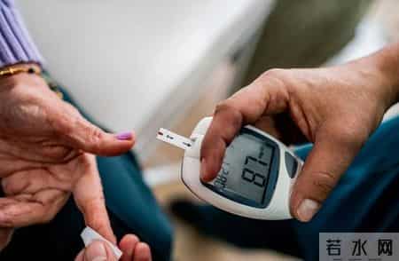 吃香蕉缓解胃炎？医生发现：爱吃香蕉的人，胃黏膜健康状况大不同