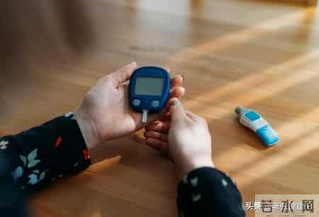 55岁大姐做完心脏支架，5年后复发走了，医生说：4点原因显而易见