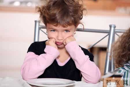 牛奶再次被发现！医生发现：胃病的人常喝牛奶，或出现7大改善