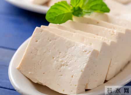 医生发现：老年人若经常吃稀饭，用不了多久，身体或有这3种变化