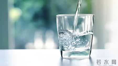 高血压一口酒都不能喝？医生怒斥：高血压还喝这4样，不要命了