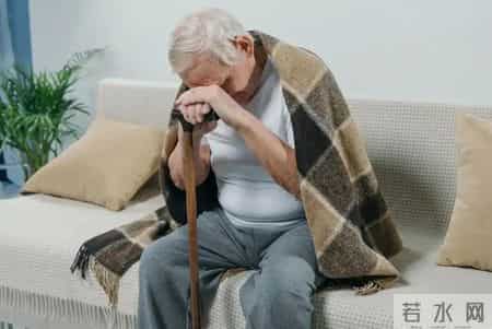 医生调查发现：癌症患者过了75岁，基本都有这4现状，坦然接受