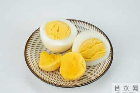 鸡蛋不能天天吃？医生提醒55岁后的老人，吃鸡蛋牢记4个关键