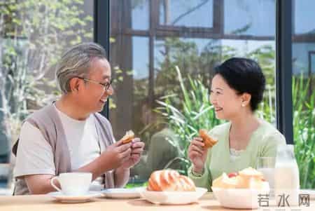 活到八十岁 那是真正的“八十杖朝之年” 走过大半辈子的风风雨雨