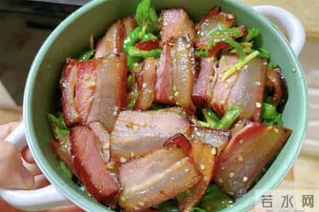 医生告诫：最能加重高血压的行为，不是喝酒！而是经常去吃这3样