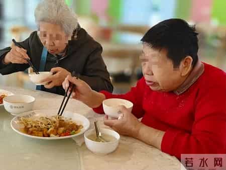 吃饭8分饱被推翻了？医生调查：过了53岁，吃饭尽量要做到这5点