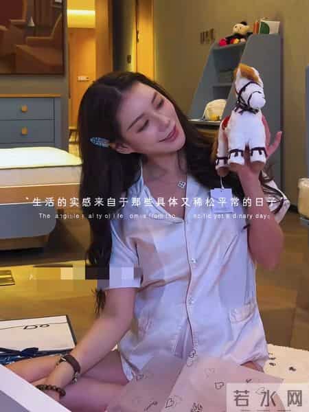 马筱梅孕晚期拍写真，全身只胖肚子，直言自己订月子餐不期待他人