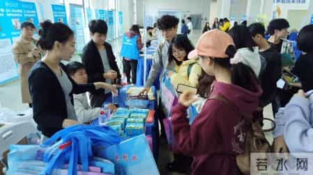 钦北区人才就业服务系列活动走进校园