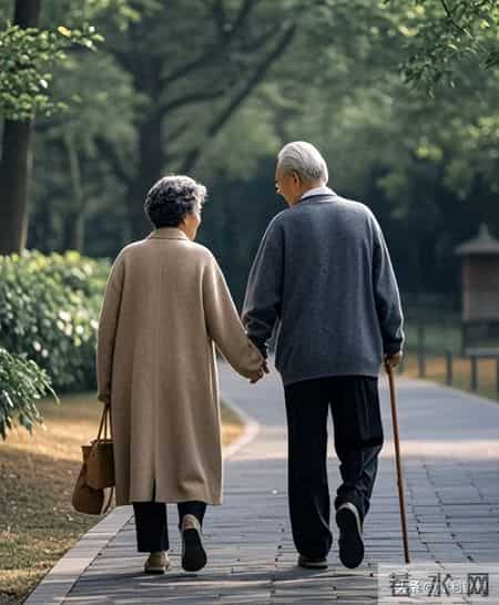 不管你信不信，晚年的最后一段光景，能自理才是真正的体面和福气