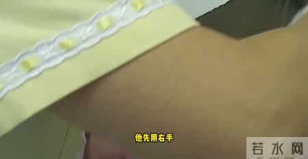 产科护士给新生儿洗澡，1分钟速洗的操作火了，婴儿反应很神奇