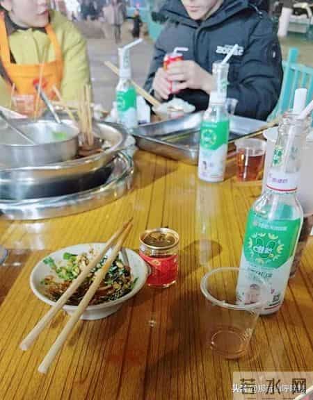 小伙相亲29岁幼师，见面20多次不让牵手，想放弃又被挽留，该咋办