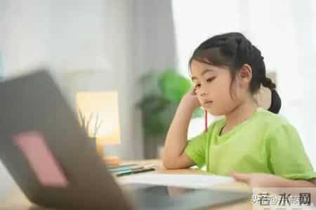 “真希望女儿走丢”，宝妈公开承认：厌恶10岁女儿，引起家长共鸣