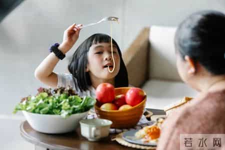 全网爆火的“小孩菜”视频：原来小孩是要吃小孩菜的