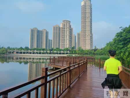 肠癌或和散步有关？医生告诫：若不想肠癌发生，请格外注意3件事