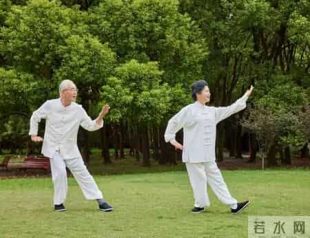 老了只剩自己别怕！守住这5条底线，独居生活照样过成诗和远方