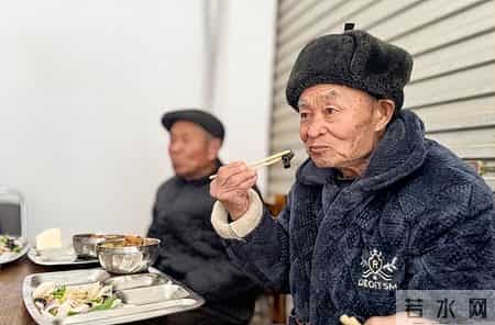 吃饭8分饱被推翻了？医生调查：过了60岁，吃饭尽量要做到这5点