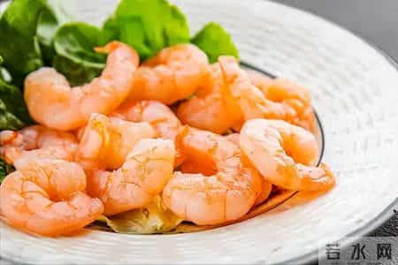 虾肉成为焦点！调查发现：高血脂常吃虾肉，坚持三月或有4大益处