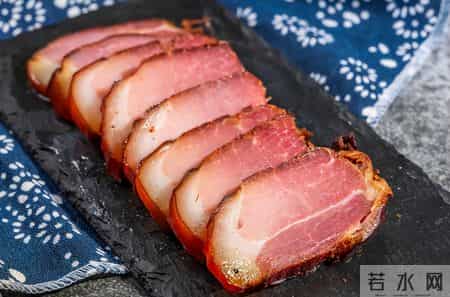 冰箱中放了1年的腊肉香肠，还能吃吗？医生：这些知识早知早受益