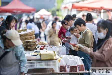 养老金够不够花？退休后才懂-熬满30年工龄更好，能多拿这5笔钱