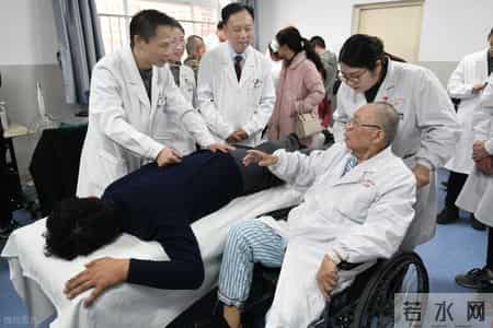 35岁男士确诊肾癌，提醒父母：冰箱久放的4种食物，及时扔掉