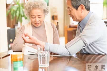 芹菜立大功？医生发现：芹菜可在12小时内平稳62%血压水平？