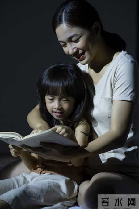 为什么别人的孩子懂事又上进？核心原因其实在家长的日常举动里